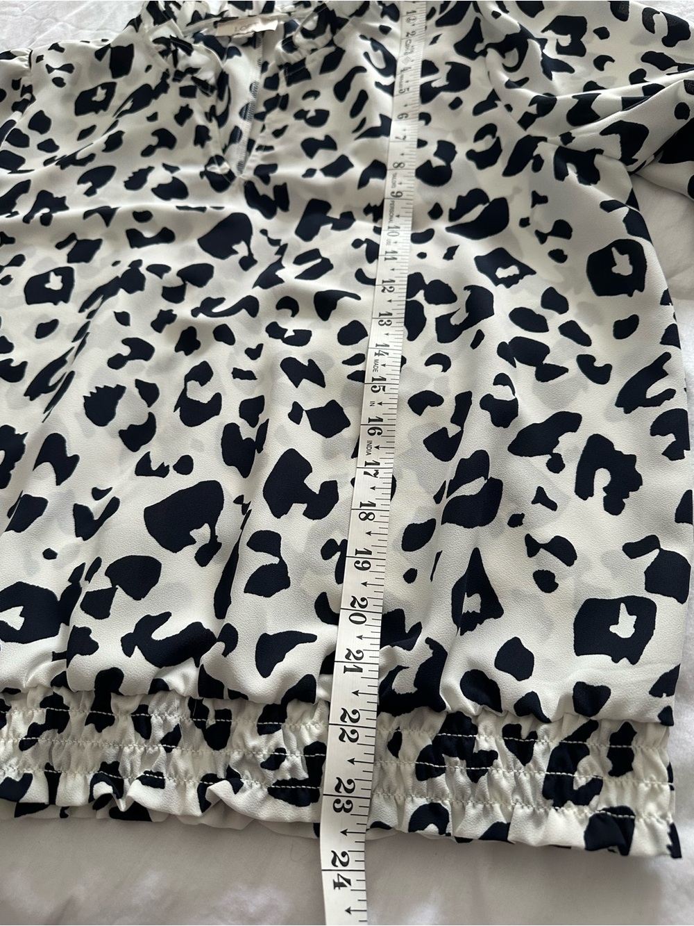 LOFT Black & White Animal Print Top size medium - Picture 6 of 9